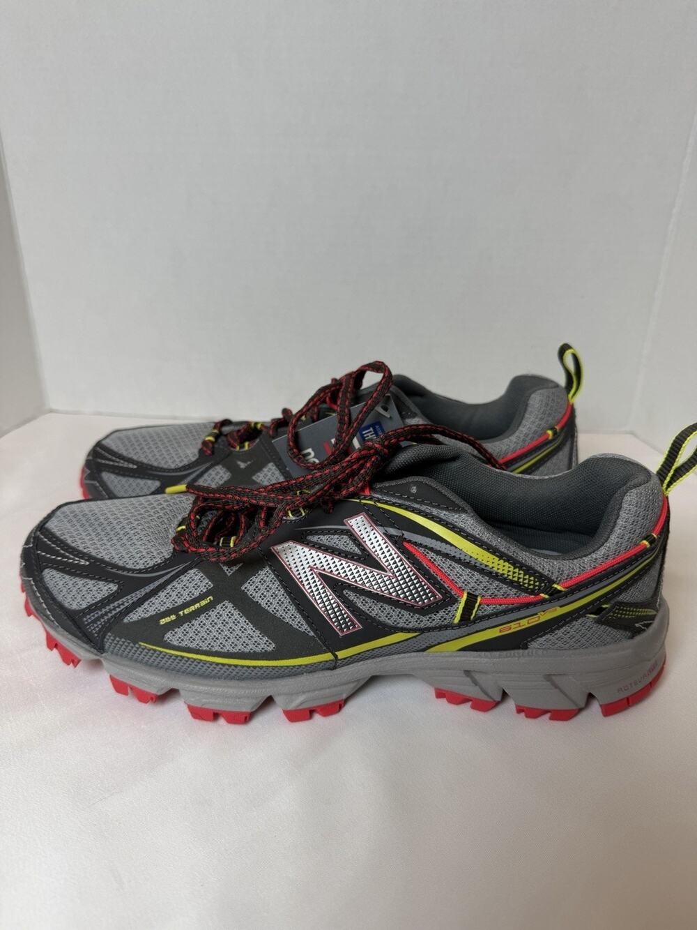 New Balance 610v3 Women’s Athletic Trail Running Shoes Gray Red Sz 10